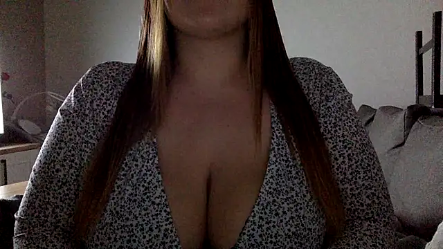 Snapshot of Blue-Coxy chatting on December 2, 2025, 10:27 pm Blue-Coxy online show from December 2, 2025, 10:27 pm