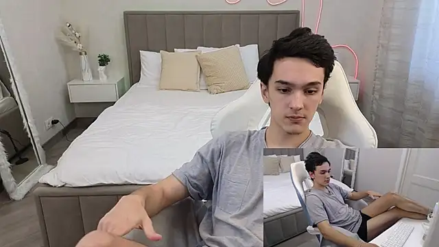 Snapshot of MoonlinSkinn chatting on January 16, 2026, 8:07 am MoonlinSkinn online show from January 16, 2026, 8:07 am