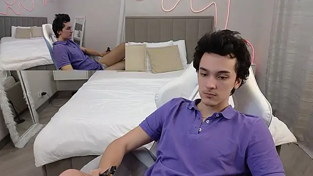 Snapshot of MoonlinSkinn chatting on February 8, 2026, 1:09 am MoonlinSkinn online show from February 8, 2026, 1:09 am