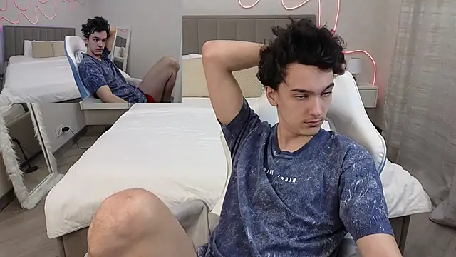 Snapshot of MoonlinSkinn chatting on February 12, 2026, 1:00 am MoonlinSkinn online show from February 12, 2026, 1:00 am