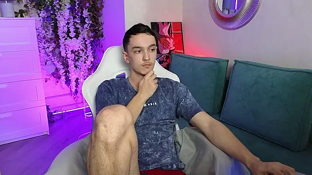 Snapshot of MoonlinSkinn chatting on February 20, 2026, 1:46 am MoonlinSkinn online show from February 20, 2026, 1:46 am