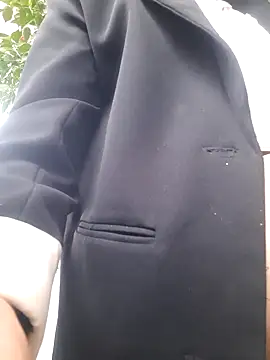 Snapshot of Bea_219 chatting on December 14, 2025, 12:27 am Bea 219 online show from December 14, 2025, 12:27 am