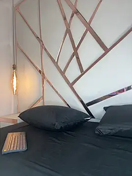 Celeste Valencia  online show from March 19, 2026, 4:38 am