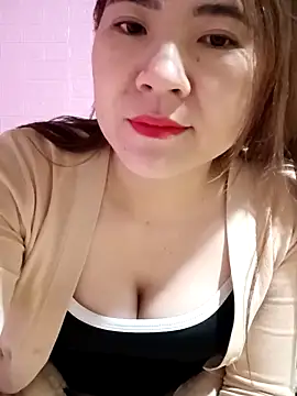 Snapshot of Lily-ross22 chatting on December 15, 2025, 4:55 pm Lily-ross22 online show from December 15, 2025, 4:55 pm