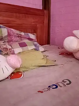 Lily-ross22 online show from April 7, 2026, 5:41 am