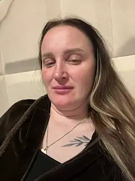 TomilaSi online show from April 7, 2026, 8:53 pm