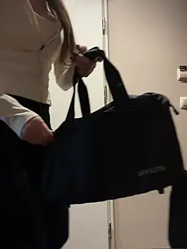 TomilaSi online show from April 13, 2026, 3:17 pm