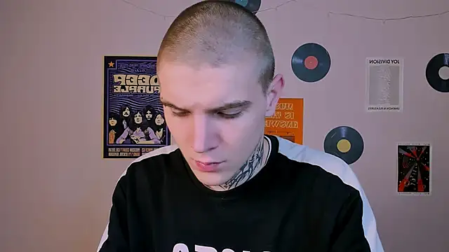 Snapshot of drew_soft_ chatting on December 5, 2025, 7:54 pm drew soft online show from December 5, 2025, 7:54 pm