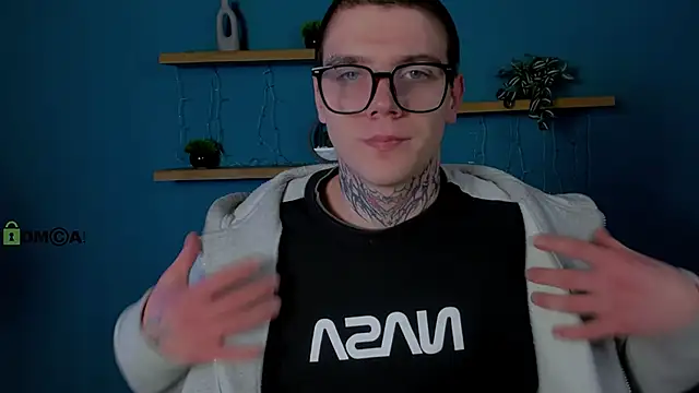 Snapshot of drew_soft_ chatting on December 18, 2025, 7:53 pm drew soft online show from December 18, 2025, 7:53 pm