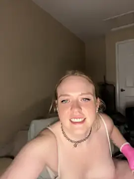 SmirkFans online show from May 18, 2026, 4:07 am