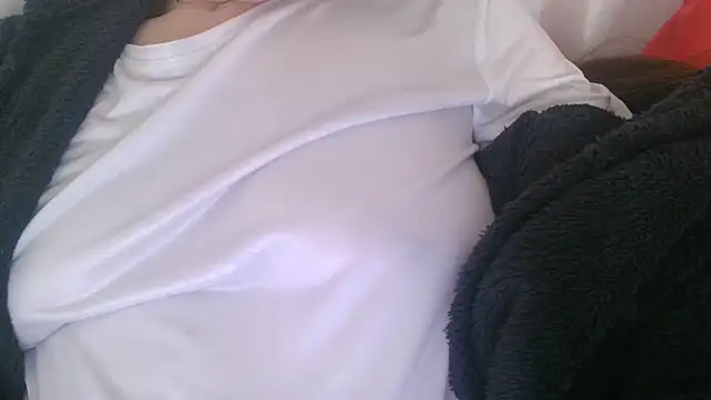 Snapshot of mery_lou2025 chatting on December 5, 2025, 8:49 pm mery lou2025 online show from December 5, 2025, 8:49 pm