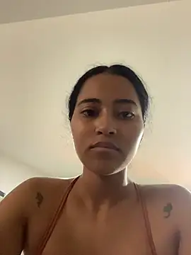 Snapshot of agathaa__1 chatting on December 20, 2025, 10:28 pm agathaa 1 online show from December 20, 2025, 10:28 pm