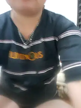 Snapshot of mai-mai-97 chatting on April 5, 2026, 4:37 pm mai-mai-97 online show from April 5, 2026, 4:37 pm