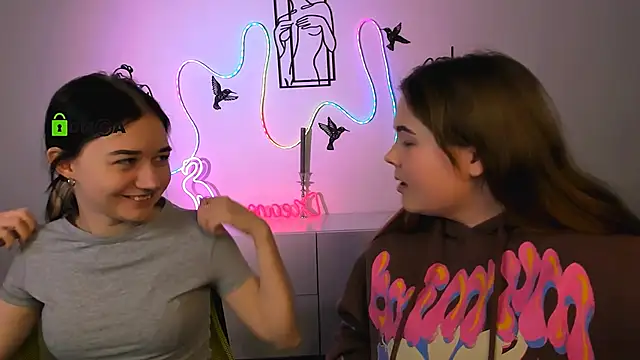 Snapshot of candy_flossie1 chatting on December 18, 2025, 6:08 am candy flossie1 online show from December 18, 2025, 6:08 am