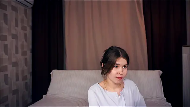 Snapshot of ZulaRattan chatting on December 2, 2025, 6:58 pm ZulaRattan online show from December 2, 2025, 6:58 pm