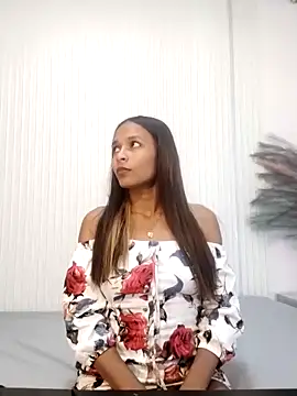 KeiraFox9 online show from December 4, 2025, 6:44 am