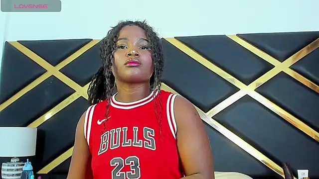 Snapshot of IrisHerrera_ chatting on December 1, 2025, 12:32 pm IrisHerrera online show from December 1, 2025, 12:32 pm