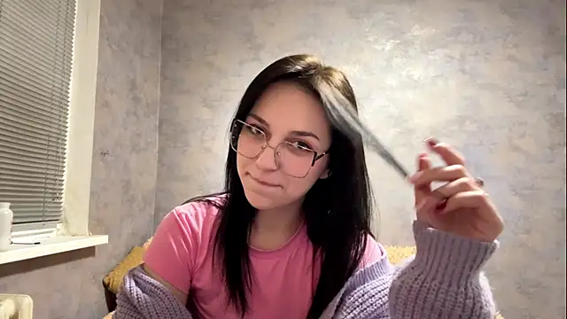 Snapshot of GlibRasher chatting on December 13, 2025, 9:53 pm GlibRasher online show from December 13, 2025, 9:53 pm