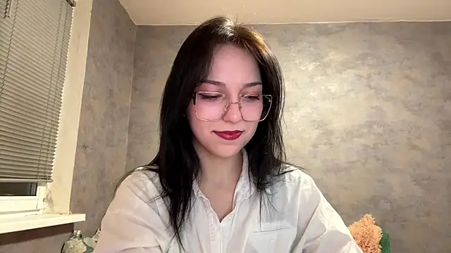 Snapshot of GlibRasher chatting on December 17, 2025, 9:21 pm GlibRasher online show from December 17, 2025, 9:21 pm