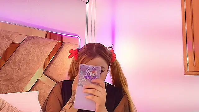 emma cook  online show from November 27, 2025, 8:44 pm