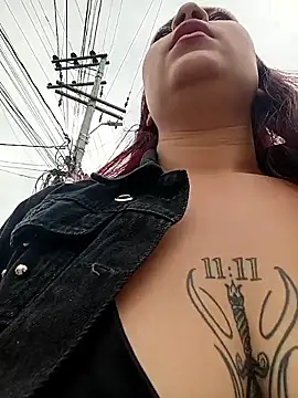 Snapshot of Vayoleth_0-2 chatting on December 17, 2025, 7:42 pm Vayoleth 0-2 online show from December 17, 2025, 7:42 pm