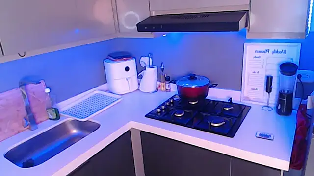 Snapshot of SaraAndrade_ chatting on December 4, 2025, 6:27 pm SaraAndrade online show from December 4, 2025, 6:27 pm