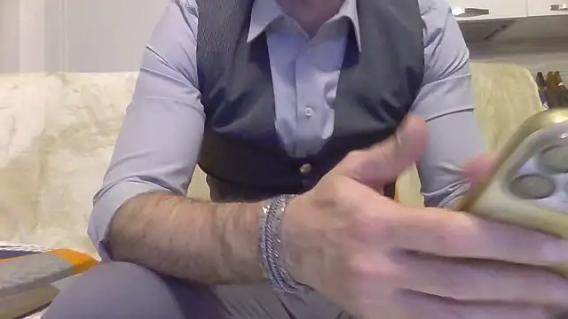 Eroshotlicker online show from February 12, 2026, 9:32 pm