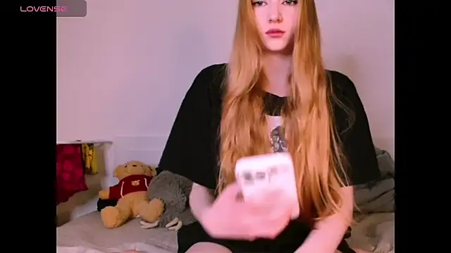 Snapshot of _Milana_Sparkl75_ chatting on February 12, 2026, 8:15 pm Milana Sparkl75 online show from February 12, 2026, 8:15 pm