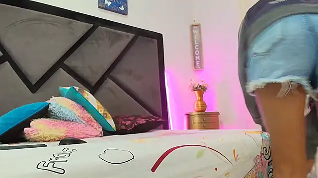 Snapshot of TashaNaughty4u chatting on November 29, 2025, 12:08 pm TashaNaughty4u online show from November 29, 2025, 12:08 pm