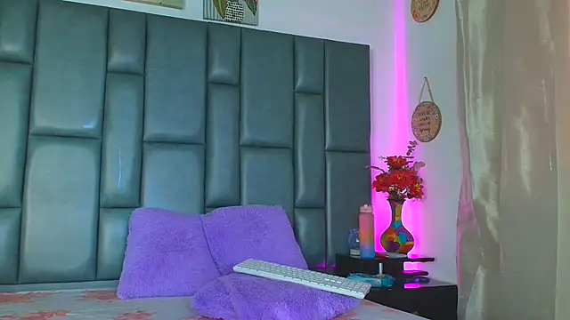 TashaNaughty4u online show from February 7, 2026, 12:53 pm