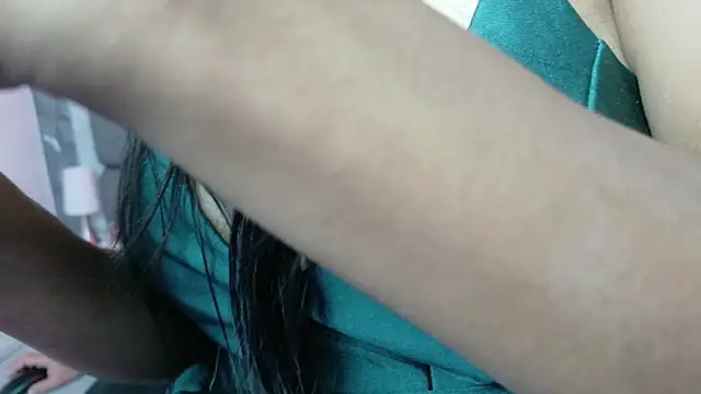 Snapshot of DaniyMel chatting on December 4, 2025, 12:25 pm DaniyMel online show from December 4, 2025, 12:25 pm