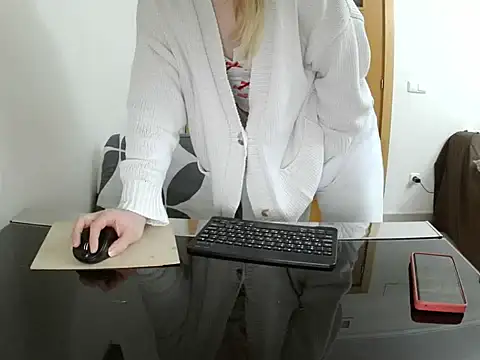 Snapshot of Adelyxveex chatting on December 5, 2025, 12:41 am Adelyxveex online show from December 5, 2025, 12:41 am