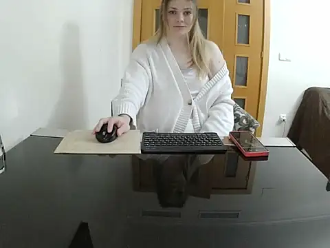 Snapshot of Adelyxveex chatting on January 5, 2026, 11:52 pm Adelyxveex online show from January 5, 2026, 11:52 pm