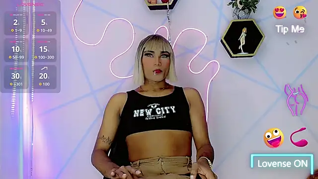 Snapshot of Natasha__Hot_ chatting on December 14, 2025, 1:11 am Natasha Hot online show from December 14, 2025, 1:11 am