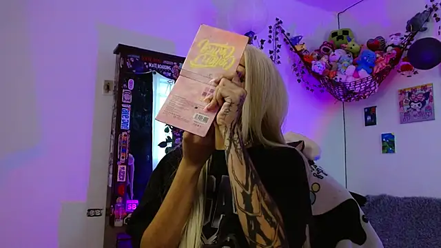 Layla quinn online show from January 13, 2026, 8:25 pm