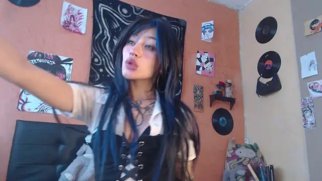 Layla quinn online show from July 15, 2026, 2:22 pm