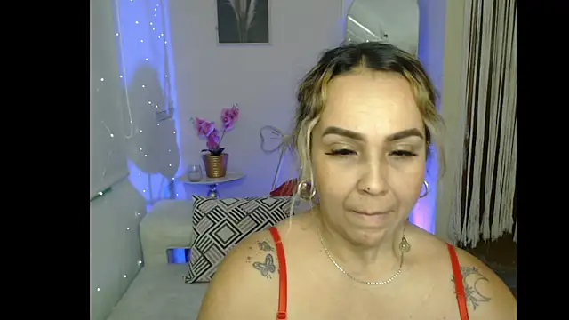 Aunty milf online show from June 16, 2026, 8:00 pm