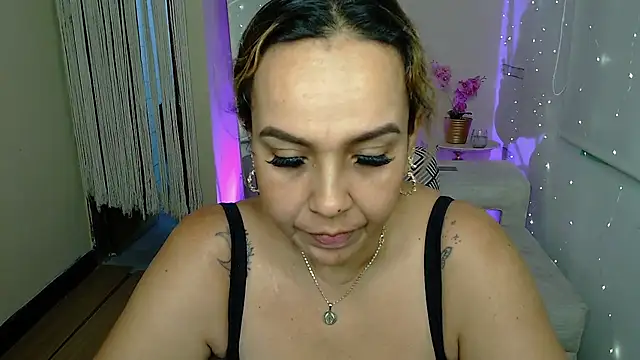 Aunty milf online show from July 2, 2026, 4:24 pm