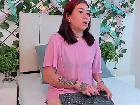 CharlotteBlossom online show from November 29, 2025, 8:01 pm