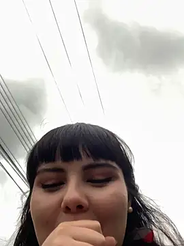 Snapshot of Yuliks_ chatting on December 2, 2025, 3:40 pm Yuliks online show from December 2, 2025, 3:40 pm