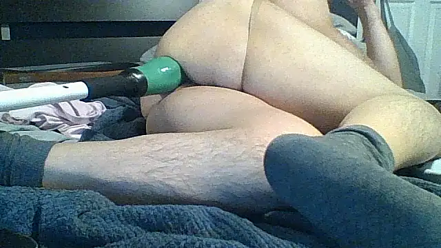 xxxenzo1 online show from October 15, 2025, 1:50 am