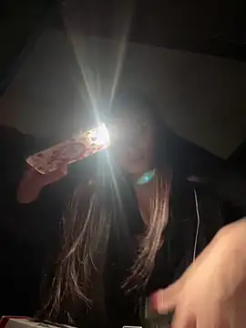 IM SARA1 online show from December 22, 2025, 4:53 am