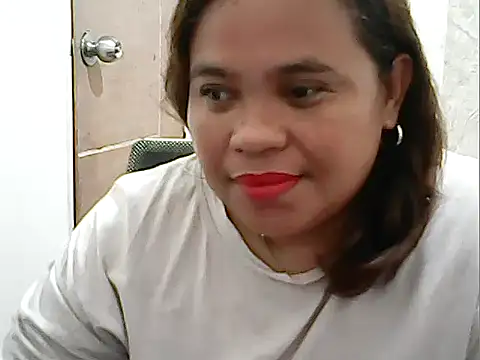 cutechubby online show from April 1, 2026, 11:35 pm