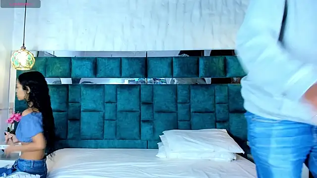  bonnyandclyde online show from March 24, 2026, 1:05 pm