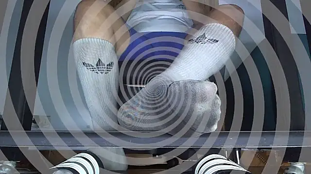 Snapshot of Alphacashmaster777 chatting on December 16, 2025, 2:22 pm Alphacashmaster777 online show from December 16, 2025, 2:22 pm