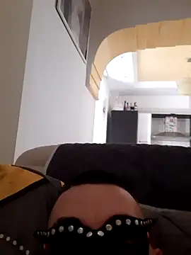 Vampiro83zz online show from March 15, 2026, 2:56 pm