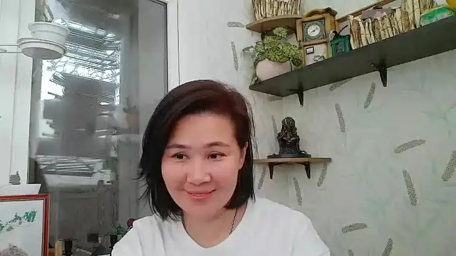 Snapshot of Nettie_Allie chatting on February 4, 2026, 12:44 pm Nettie Allie online show from February 4, 2026, 12:44 pm