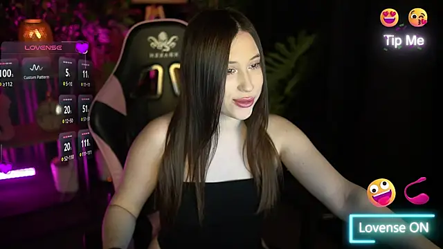 Snapshot of SoffiRay chatting on December 4, 2025, 3:10 pm SoffiRay online show from December 4, 2025, 3:10 pm