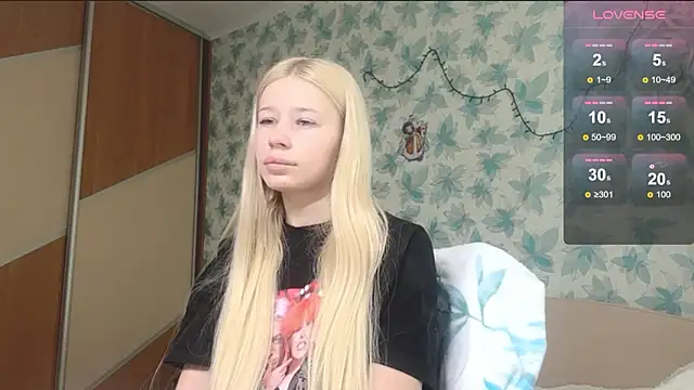 Snapshot of Barbie_Blondie chatting on March 18, 2026, 12:52 pm Barbie Blondie online show from March 18, 2026, 12:52 pm