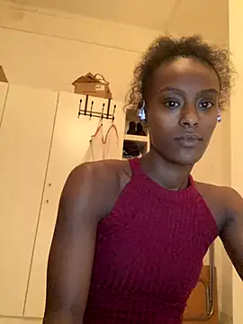 Snapshot of ___Hannah___ chatting on November 28, 2025, 5:37 pm Hannah online show from November 28, 2025, 5:37 pm